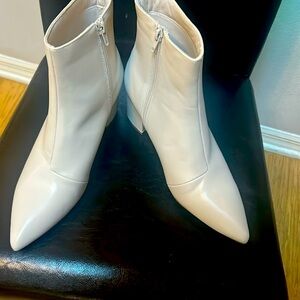 Sugar cream half boots with zipper